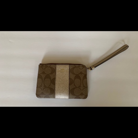 Coach wristlet - Picture 2 of 6